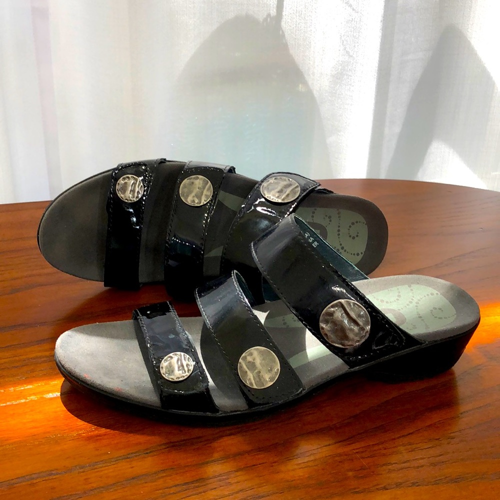 Proper patten leather black size 7.5 N